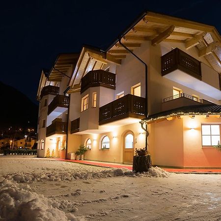 Hotel Garni Paradisi - Wellness & Spa Mezzano Exterior photo