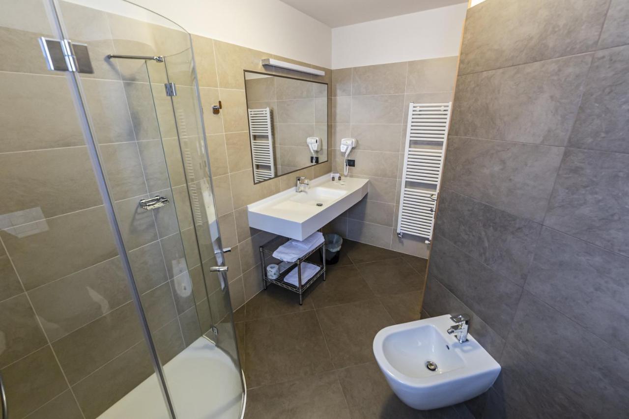 Hotel Garni Paradisi - Wellness & Spa Mezzano Exterior photo
