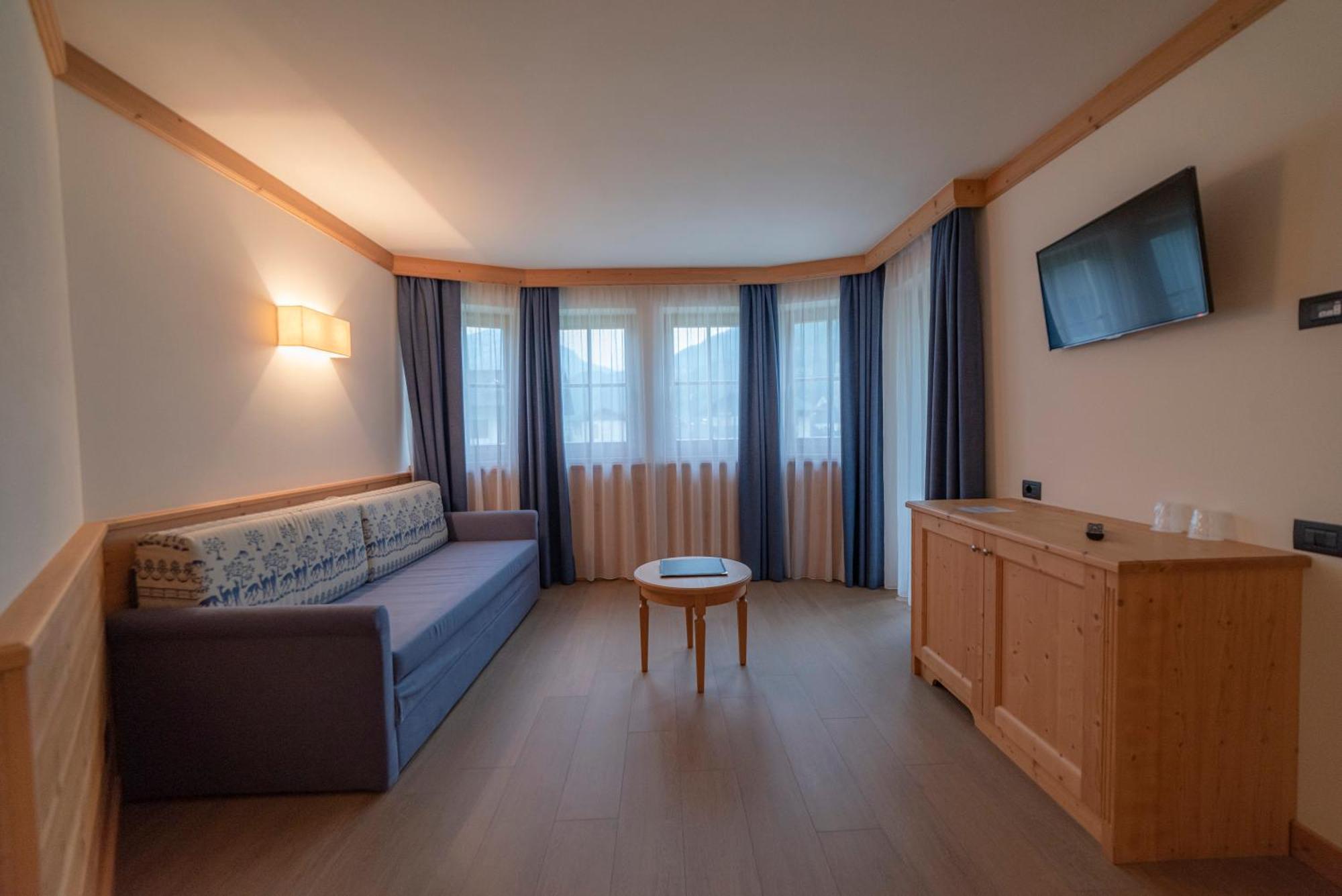 Hotel Garni Paradisi - Wellness & Spa Mezzano Exterior photo